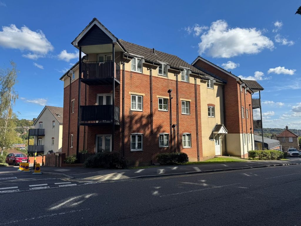 Property photo 1 of 9