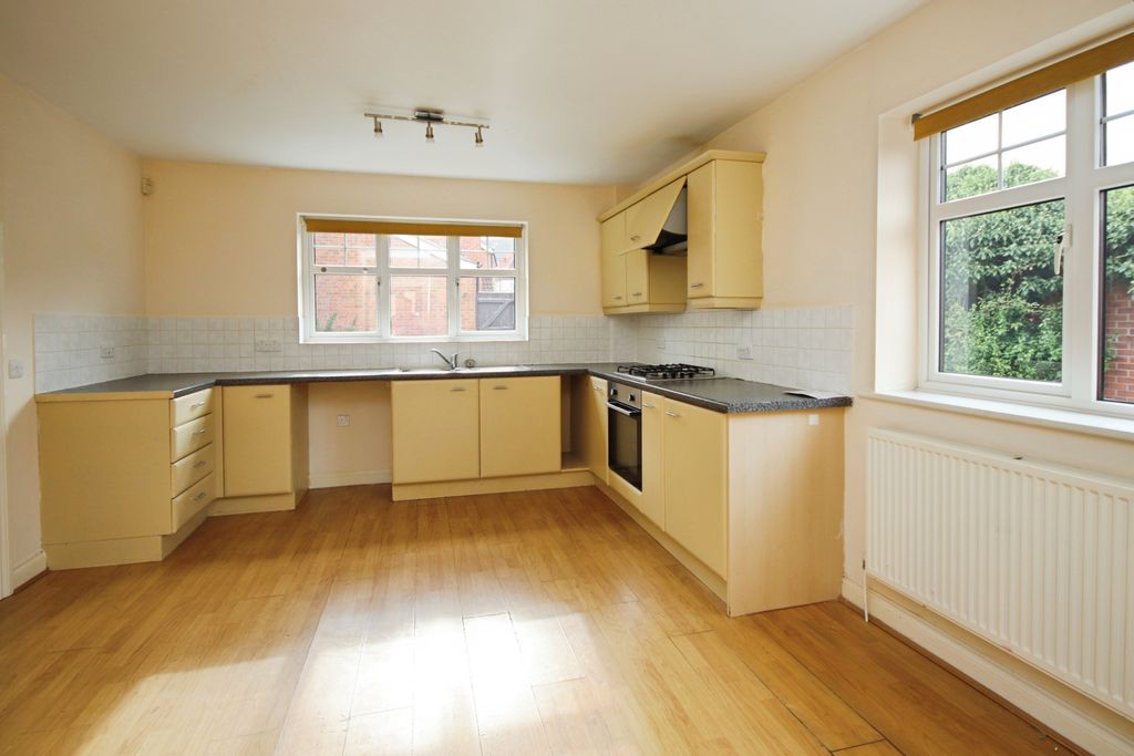 Property photo 2 of 11