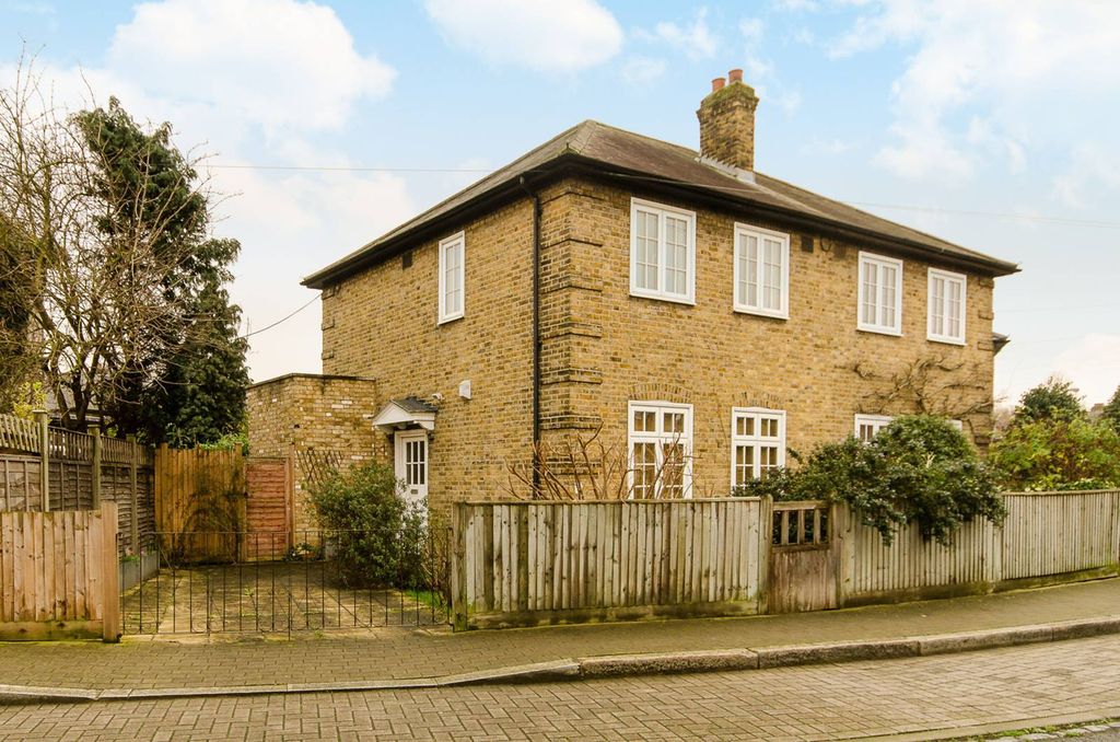 Property photo 3 of 7