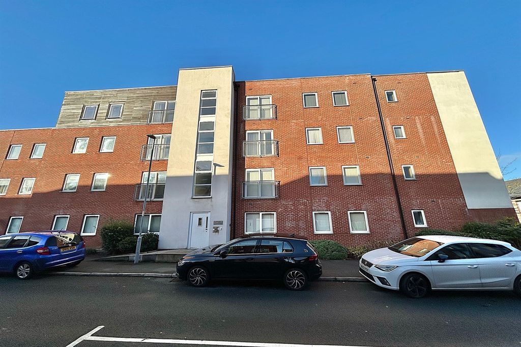 Property photo 1 of 14 (Main)