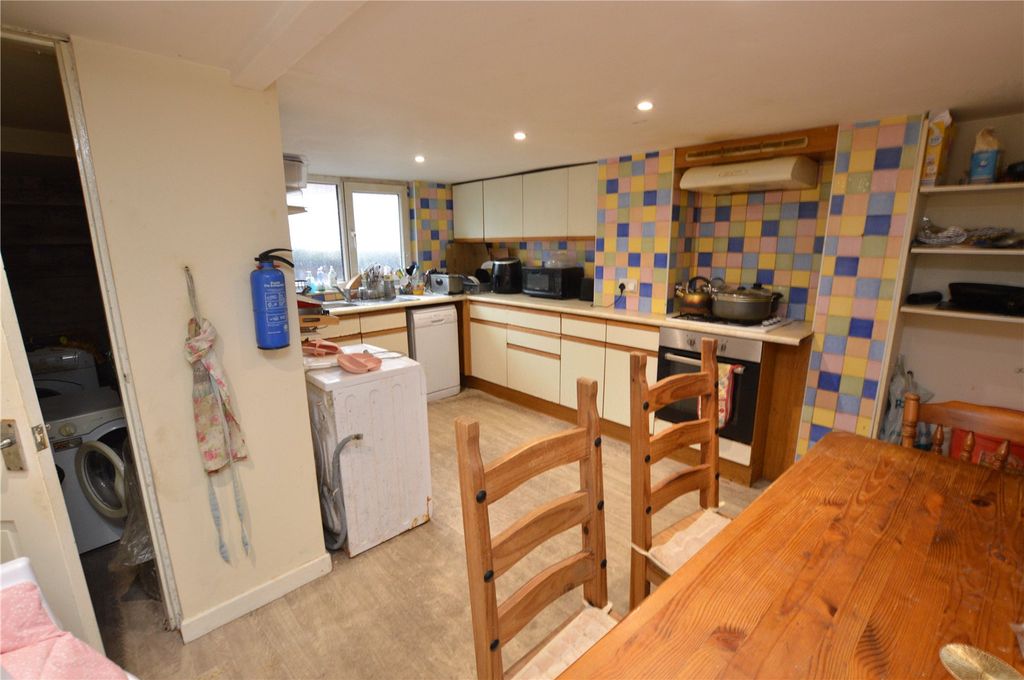 Property photo 3 of 13 Picture No. 10