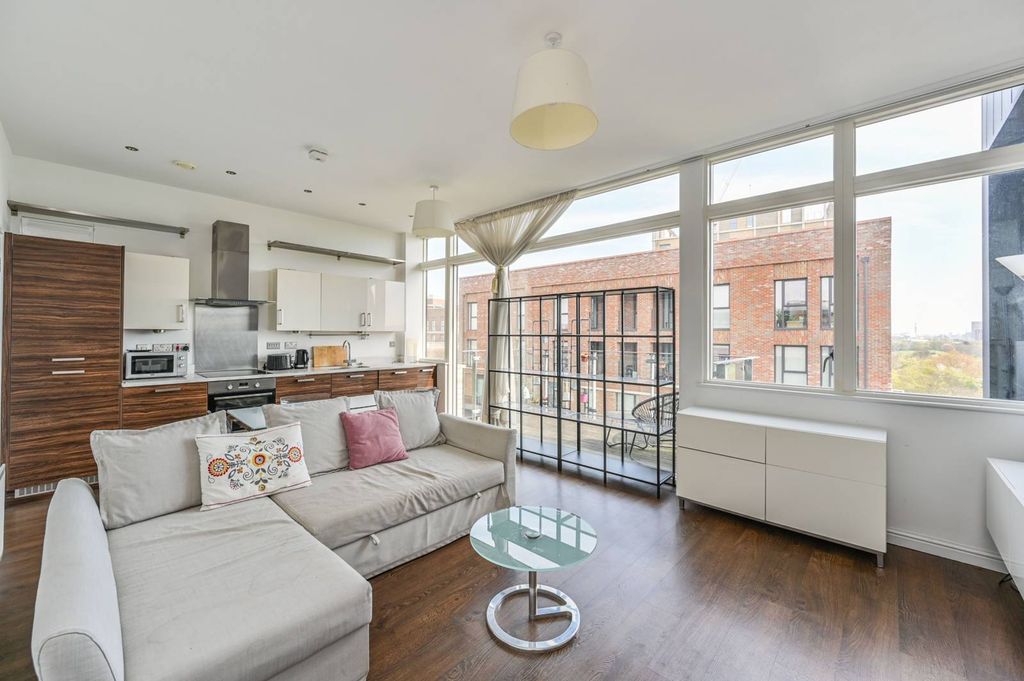 Property photo 1 of 15