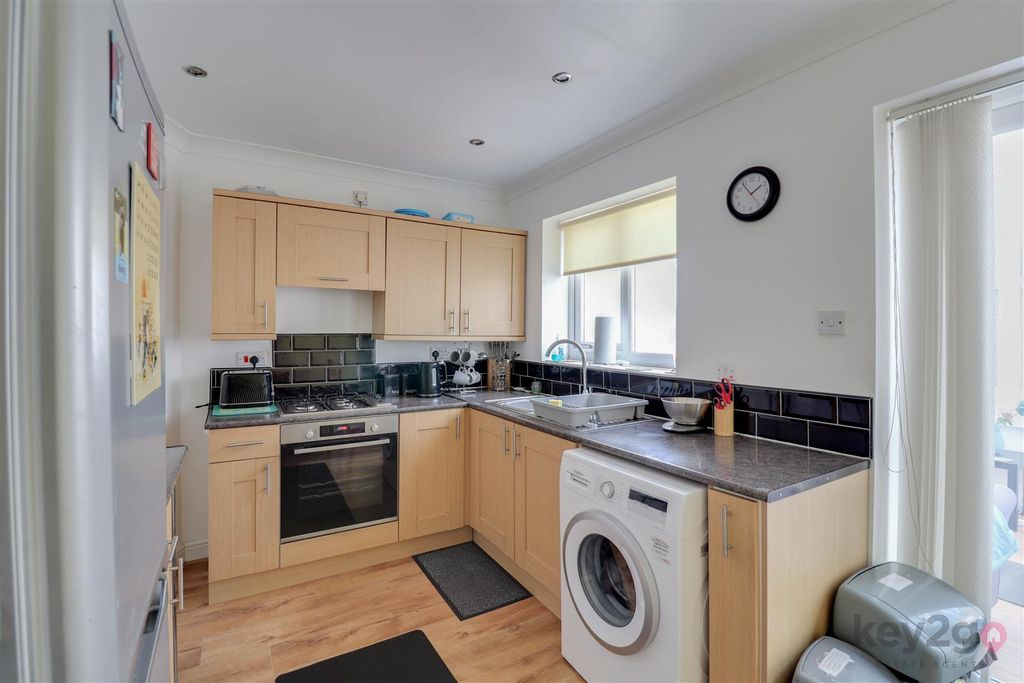 Property photo 3 of 22 Img_7525-Img_7527.Jpg