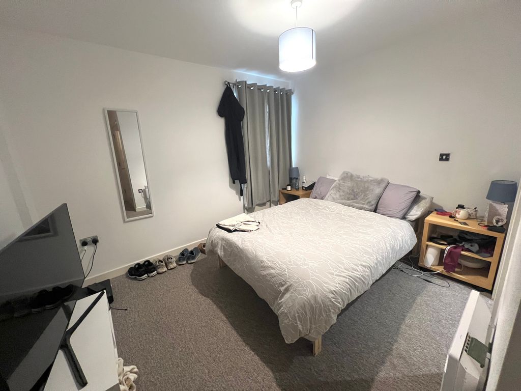 Property photo 3 of 10 Bedroom