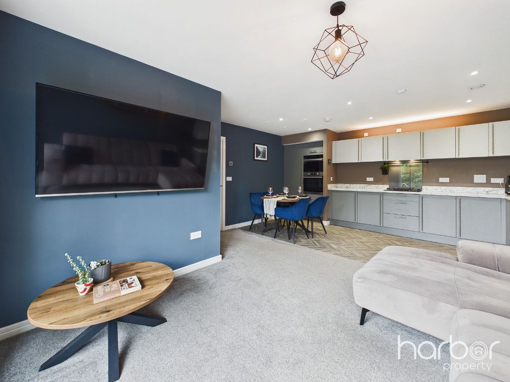 Property photo 3 of 17 5254047