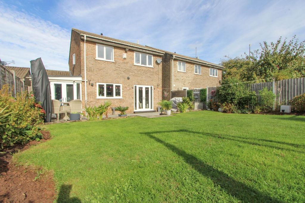 Property photo 2 of 28
