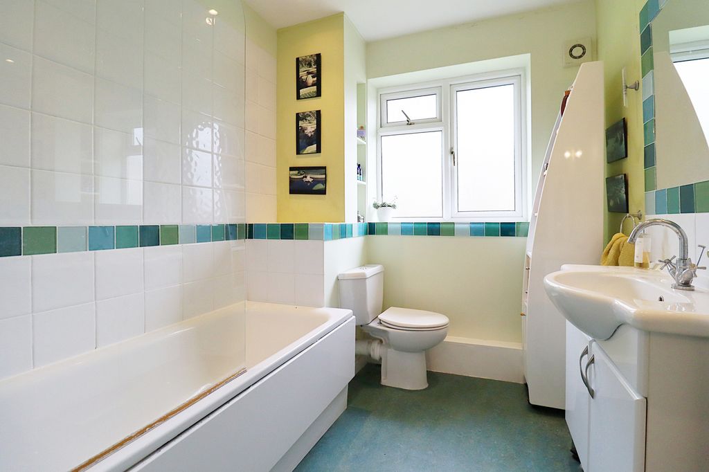 Property photo 3 of 18