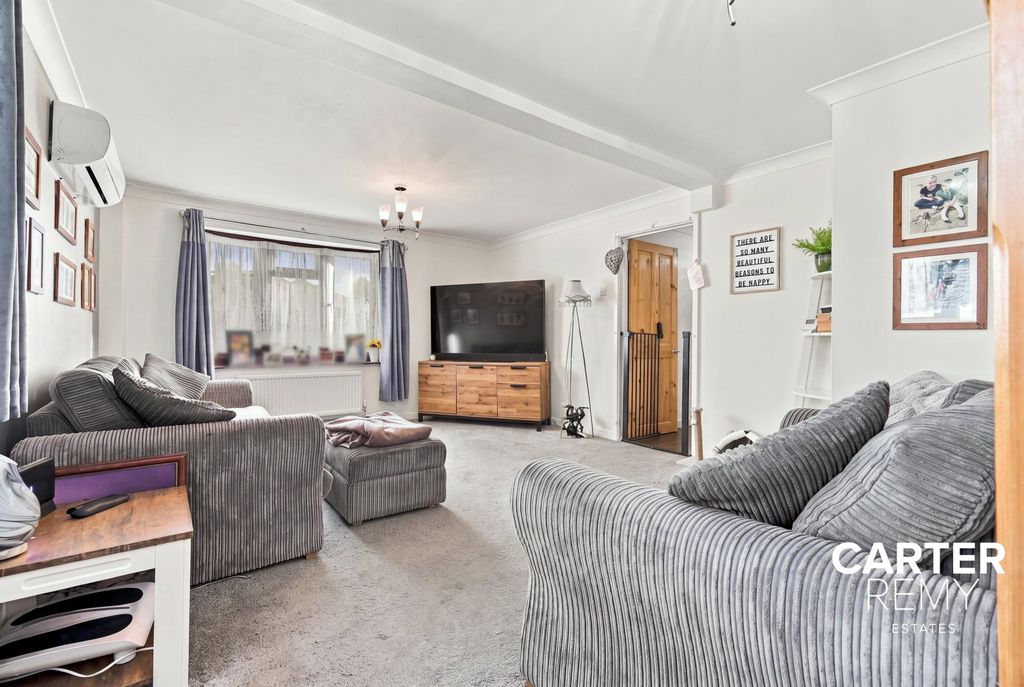 Property photo 3 of 31
