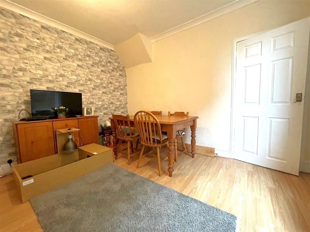 Property photo 3 of 8 2.Jpg
