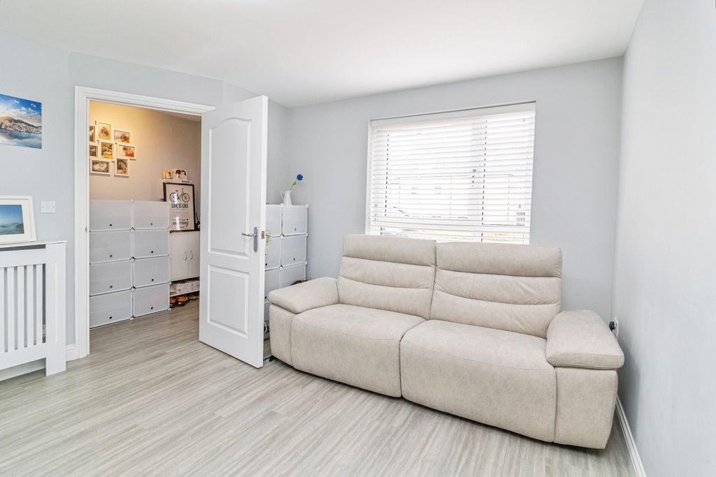Property photo 2 of 22 Pbox-Img.Jpg