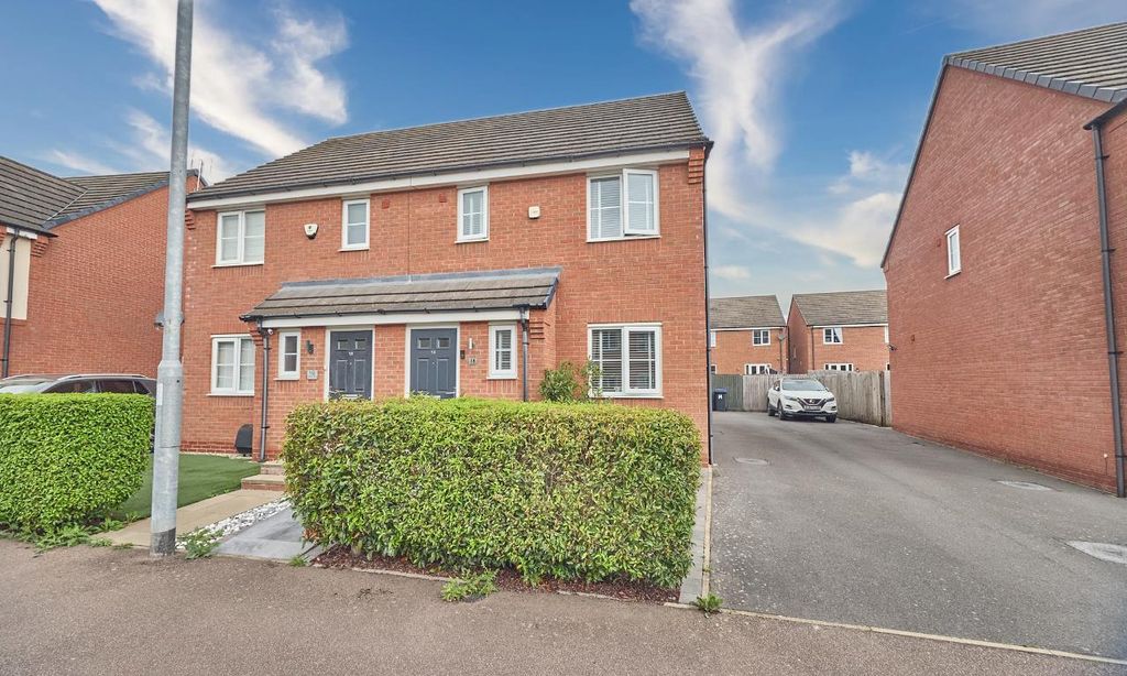 Property photo 1 of 11 Amber Way, Bb 14.Png