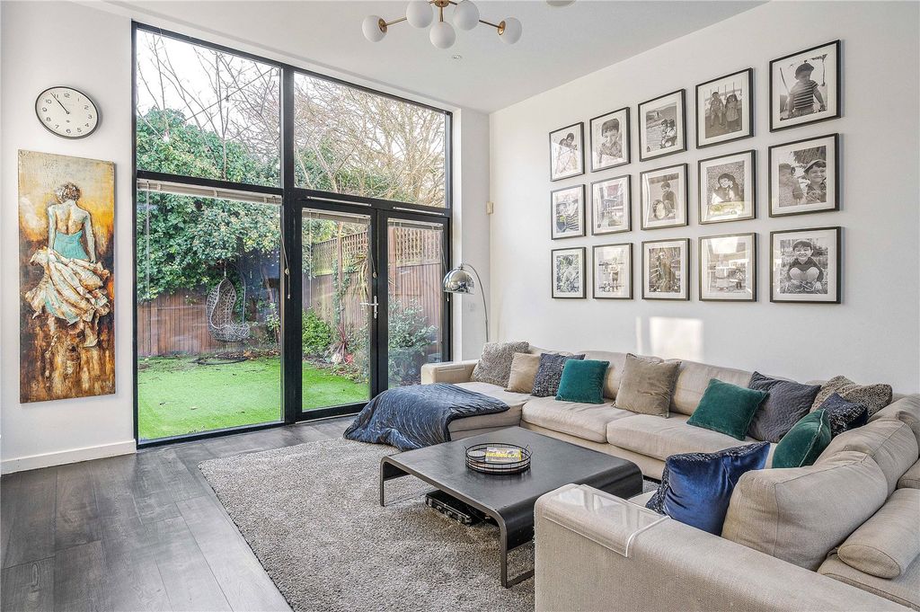 Property photo 3 of 16 Reception Room