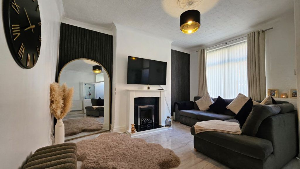 Property photo 1 of 17 1