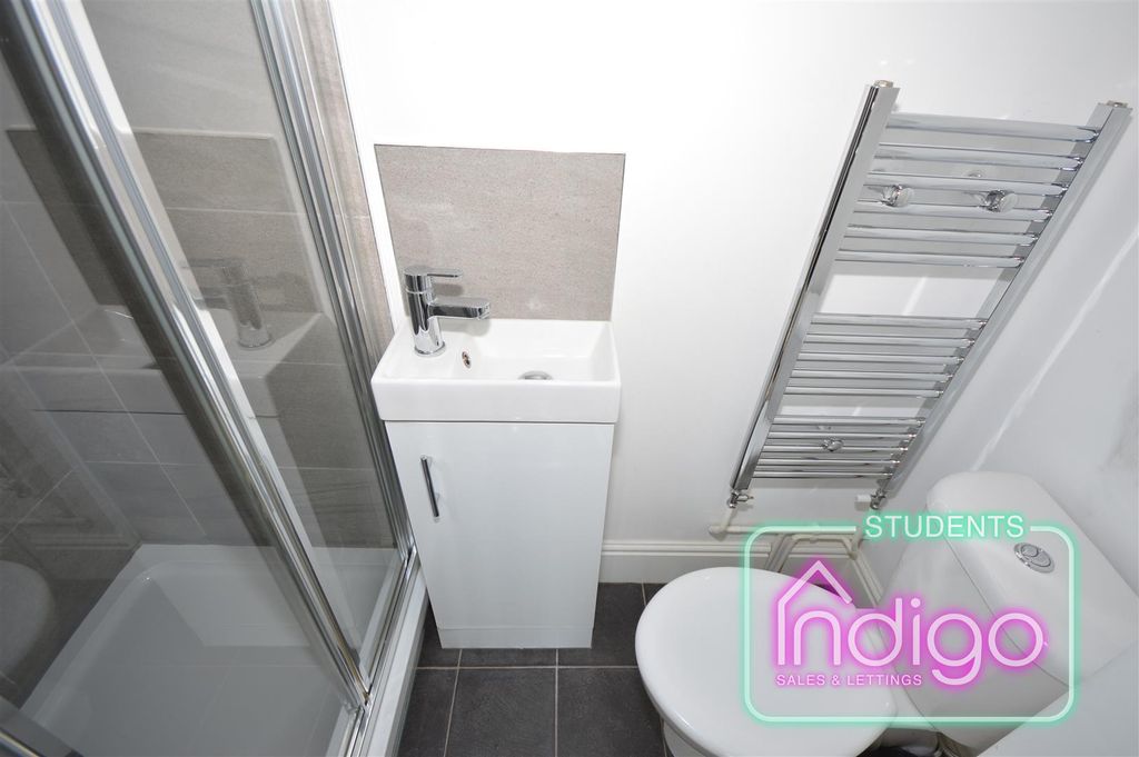 Property photo 2 of 7 Hassell_St_(12).Jpg