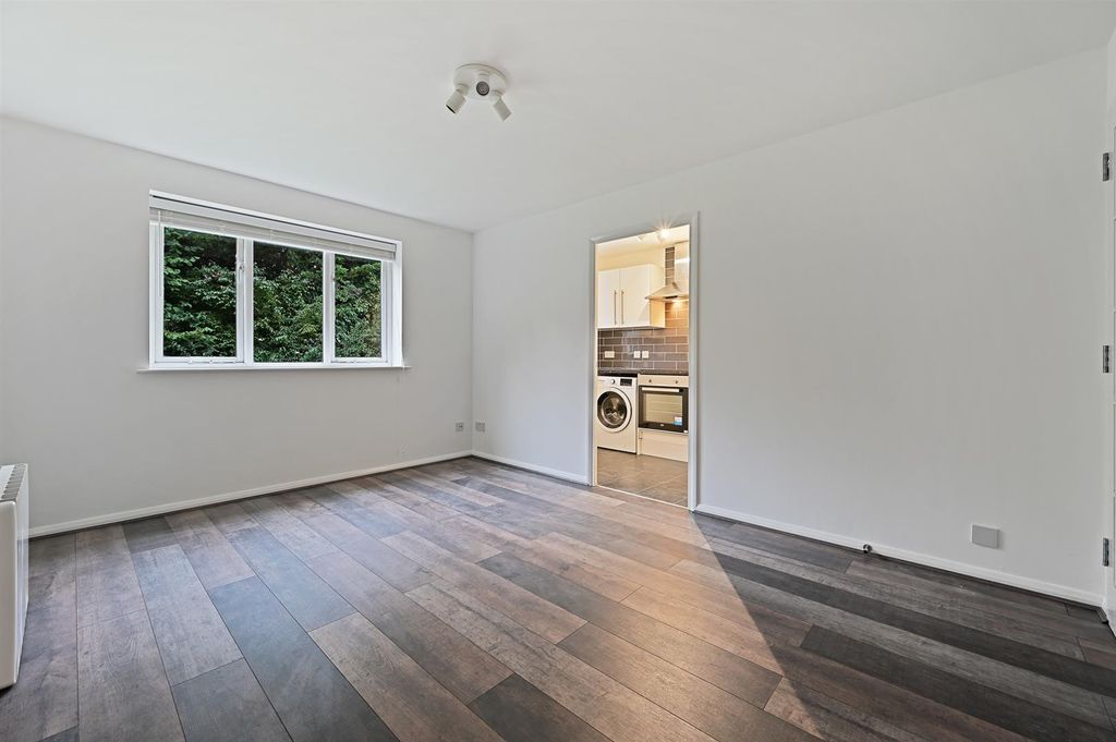 Property photo 1 of 7 Bclr - 56 Draycott Close - Reception Angled (4).Jp