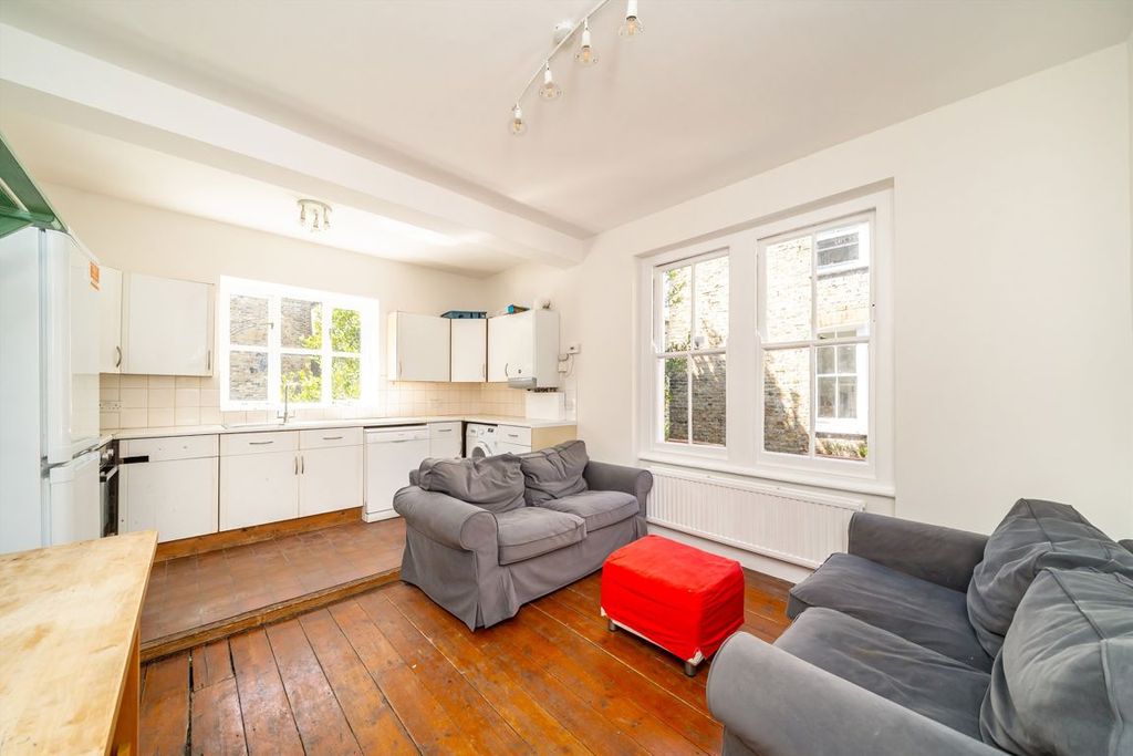Property photo 2 of 8