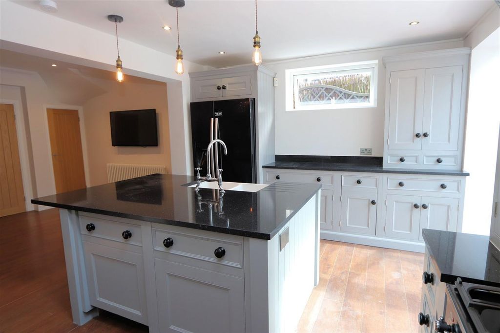 Property photo 2 of 33 Img_0063.Jpg