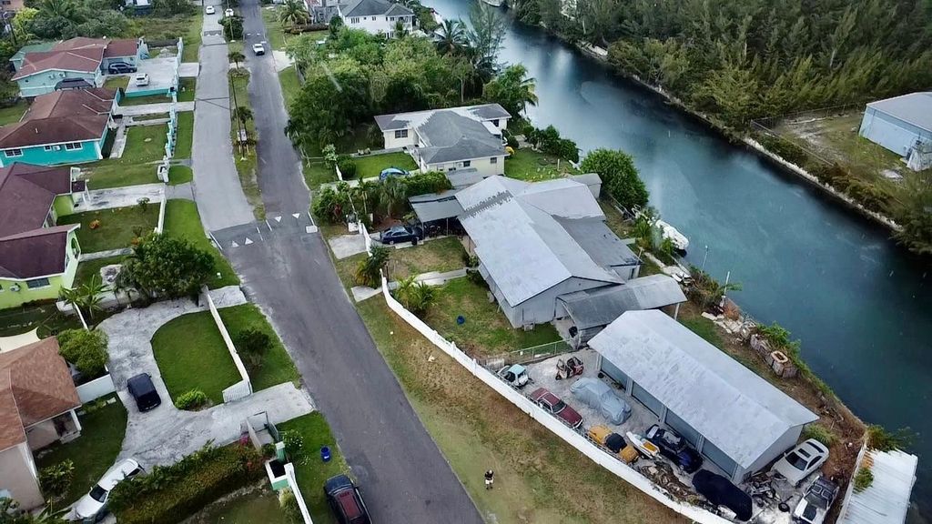 Property photo 2 of 6