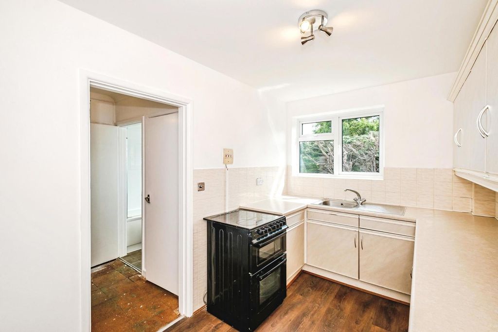 Property photo 3 of 18 Pbox-Img.Jpg