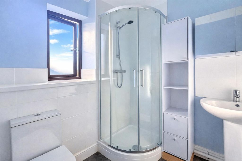 Property photo 3 of 12 9.Png