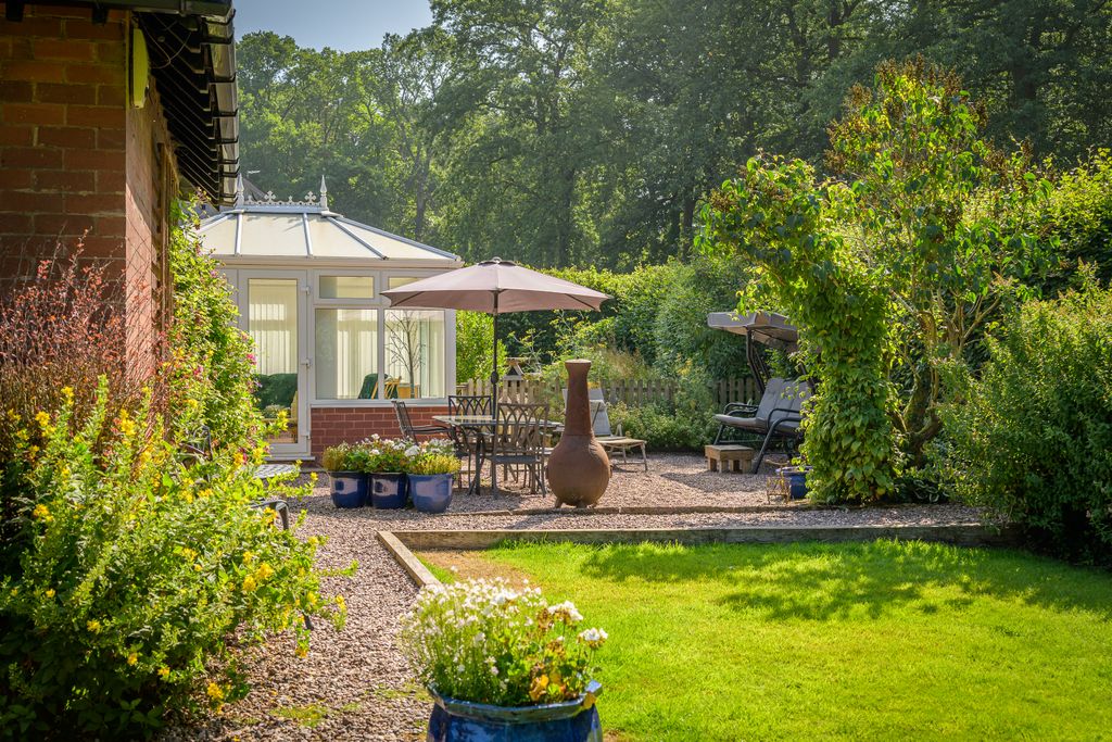 Property photo 2 of 35 Garden4