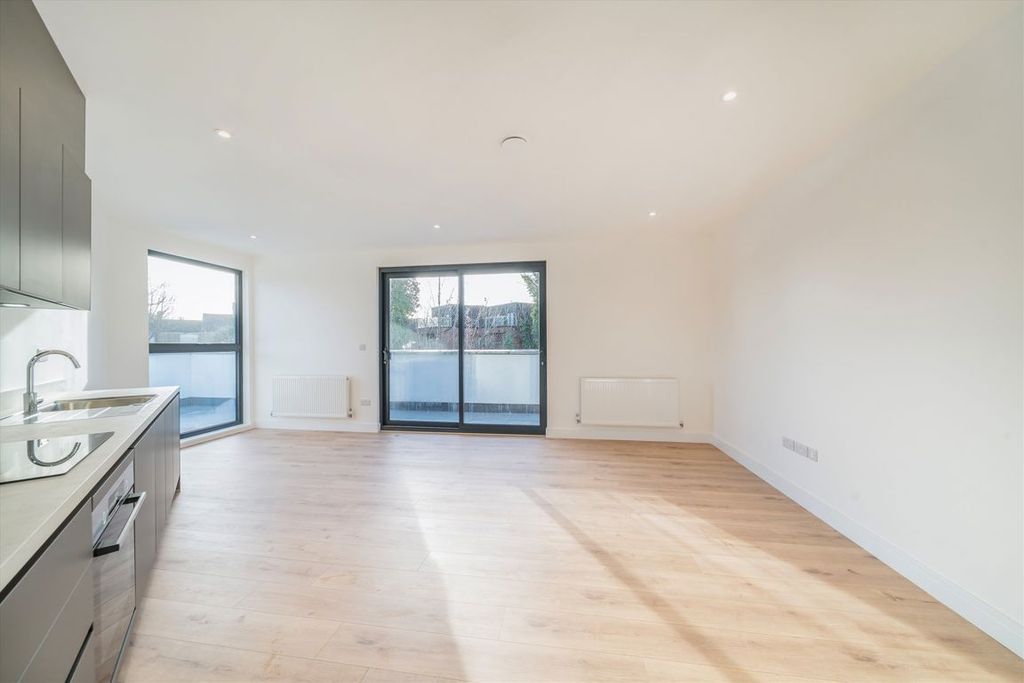 Property photo 2 of 6