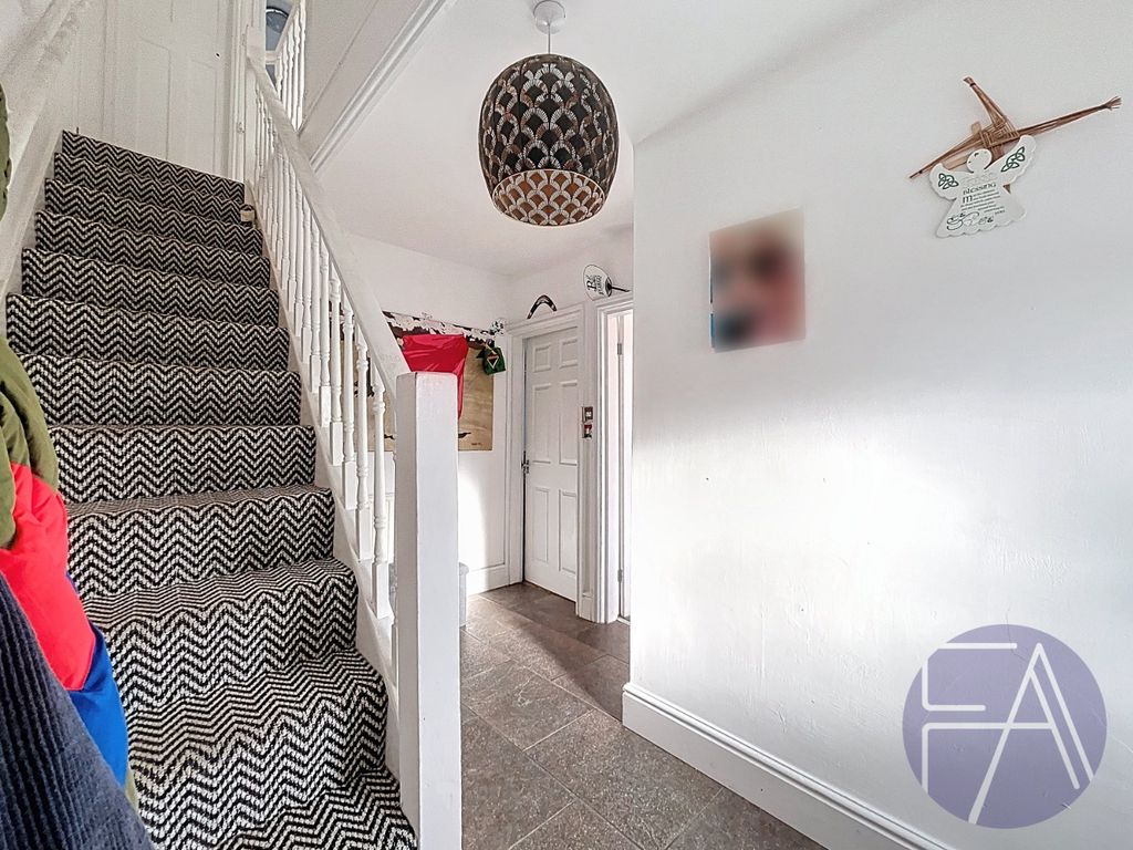 Property photo 2 of 16 4831941