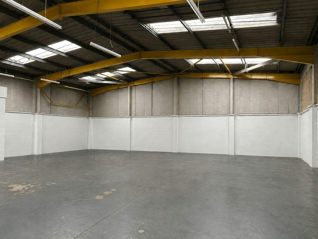 Property photo 3 of 6 Warehouse Internal.Jpg