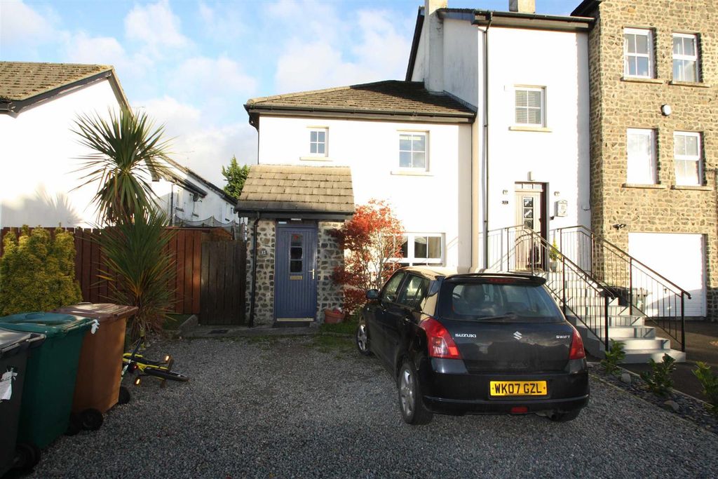 Property photo 1 of 18
