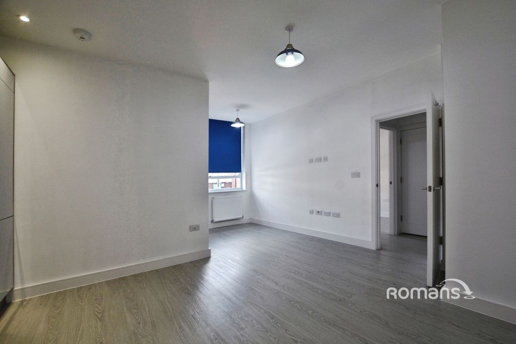 Property photo 3 of 8 Pbox-Img.Jpg