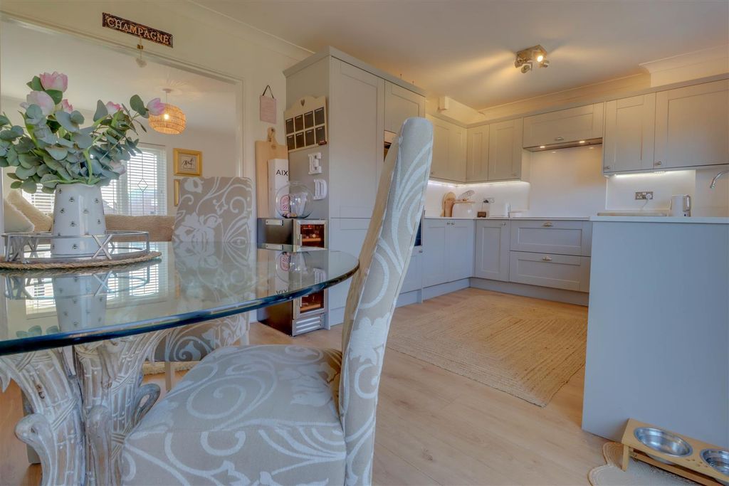 Property photo 2 of 18 28Ramseychasenew-6.Jpg