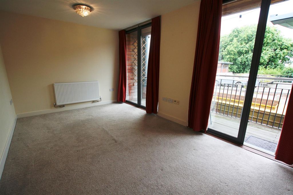 Property photo 2 of 9 Basinroad,32Lounge.Jpg