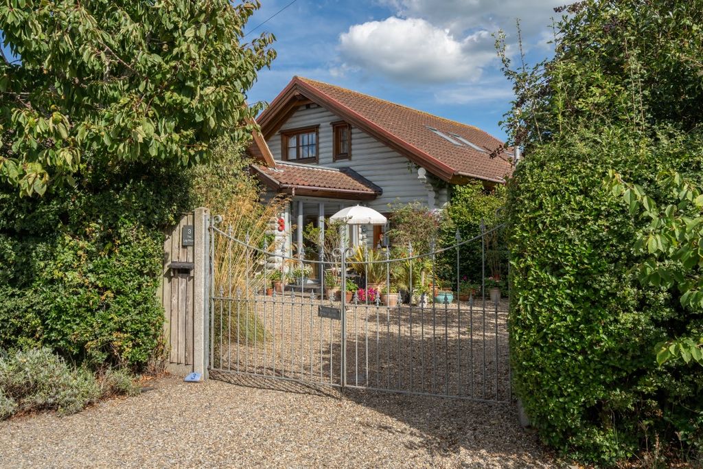 Property photo 1 of 28