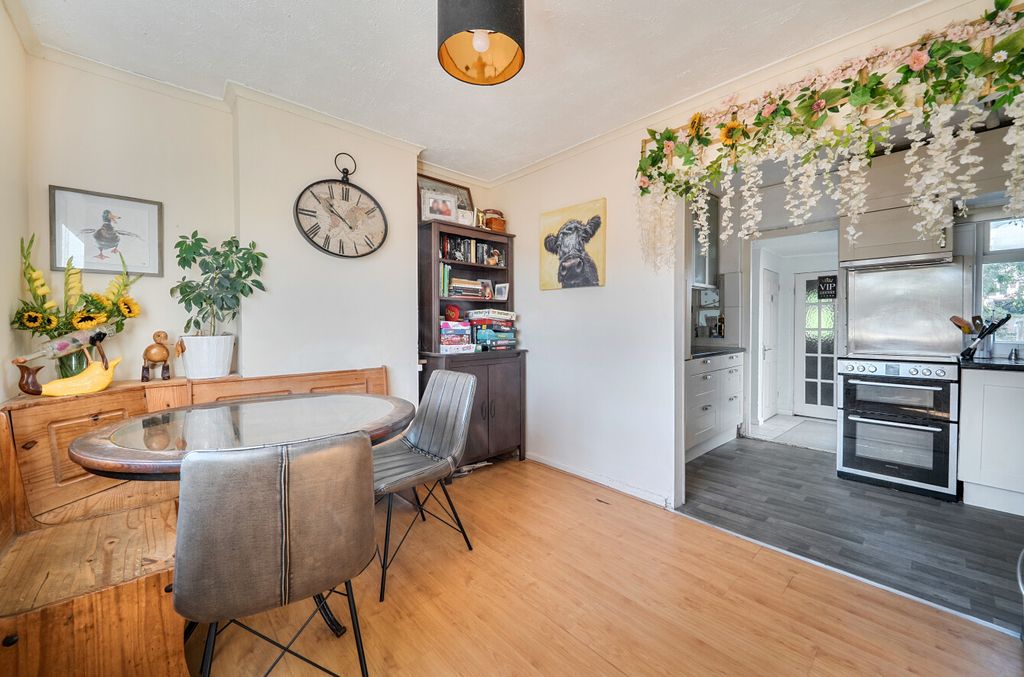 Property photo 2 of 12 149900010