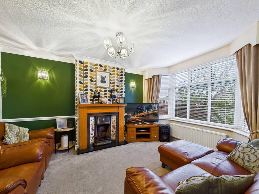 Property photo 3 of 17 Living Room