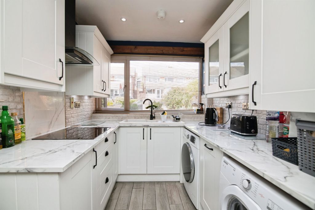 Property photo 3 of 24