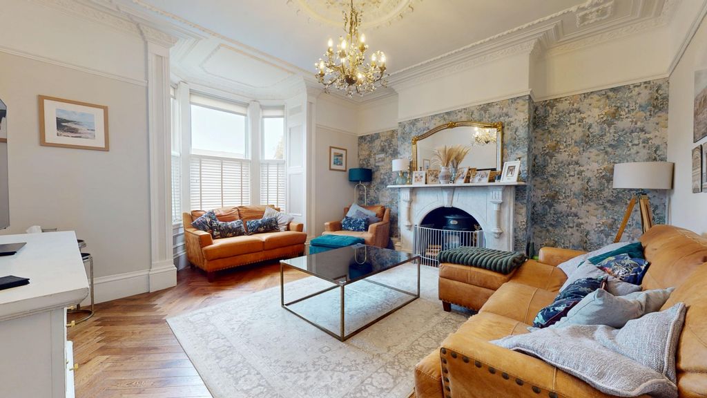 Property photo 2 of 37 5558403