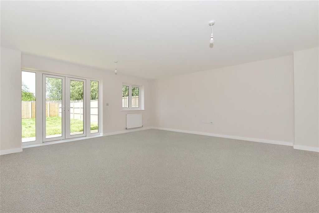 Property photo 2 of 15 Lounge