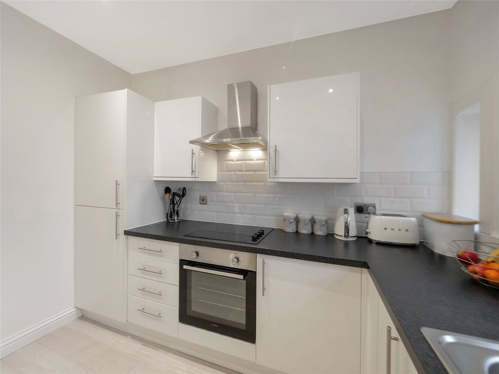 Property photo 3 of 20 Kitchen