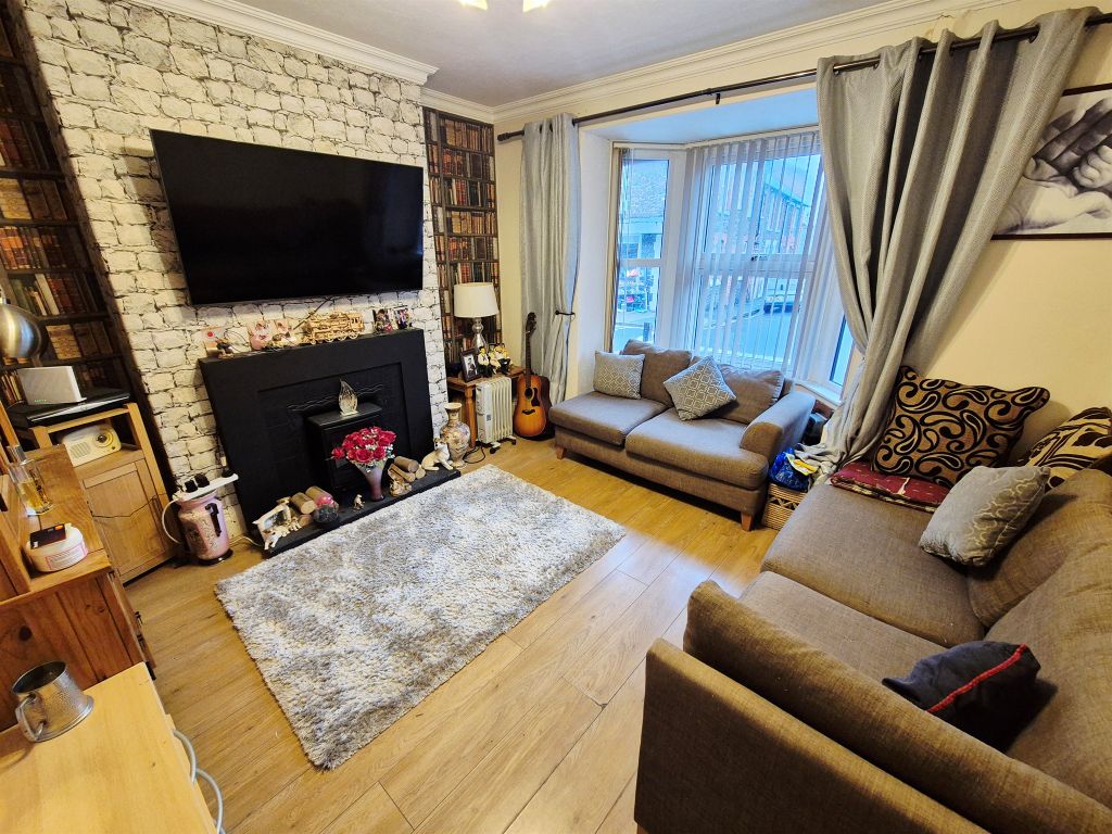 Property photo 2 of 11