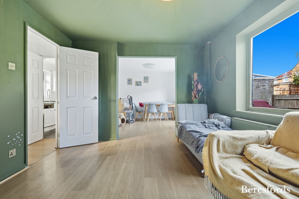 Property photo 3 of 19 Picture No. 10