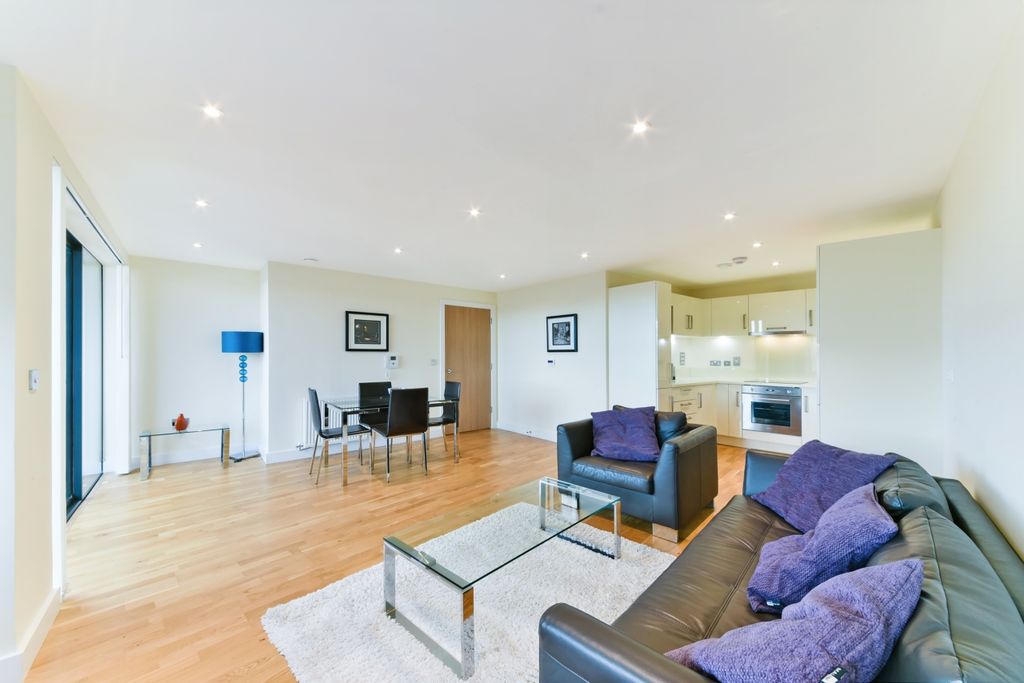 Property photo 1 of 10 Arc House, Tower Bri