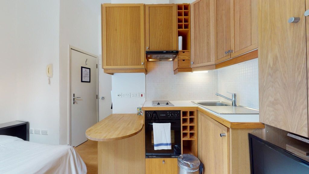 Property photo 2 of 4 Kitchen