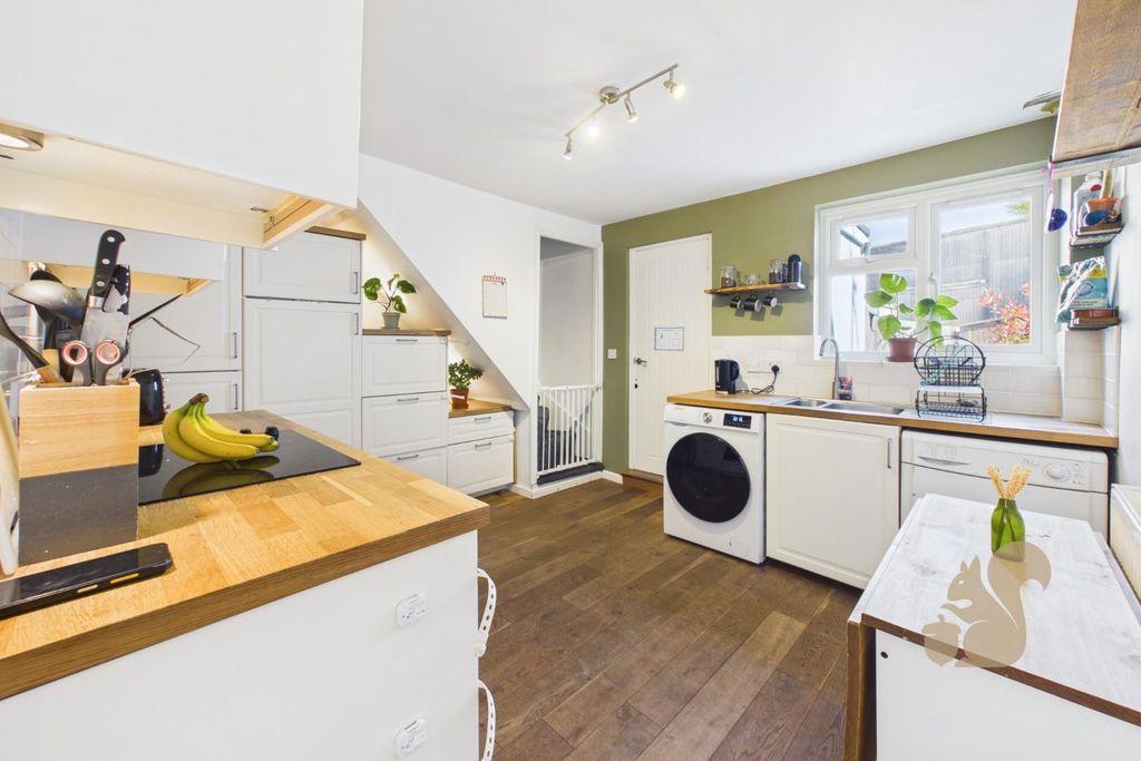 Property photo 2 of 14 Kitchen