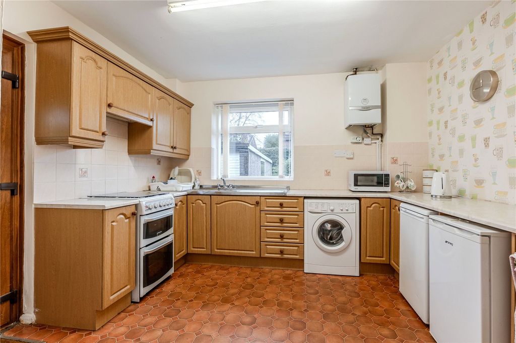 Property photo 3 of 16 Kitchen