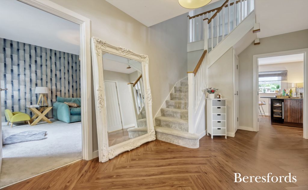 Property photo 2 of 24 Entrance Hall