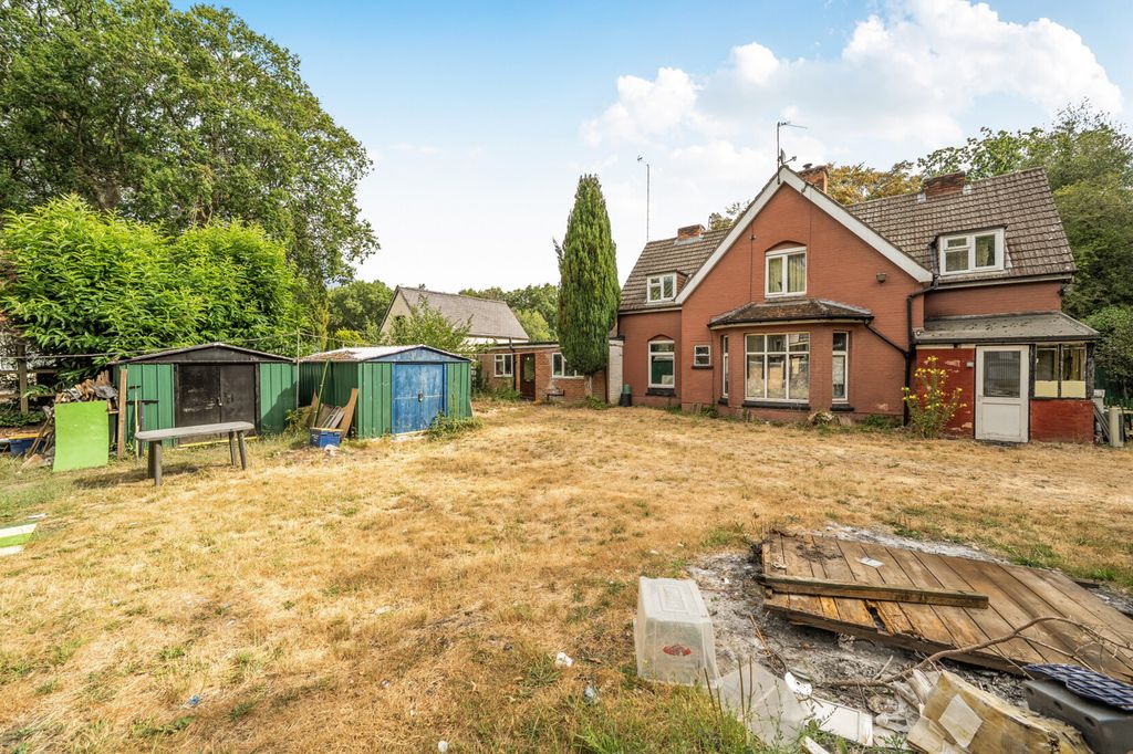 Property photo 2 of 17 External View