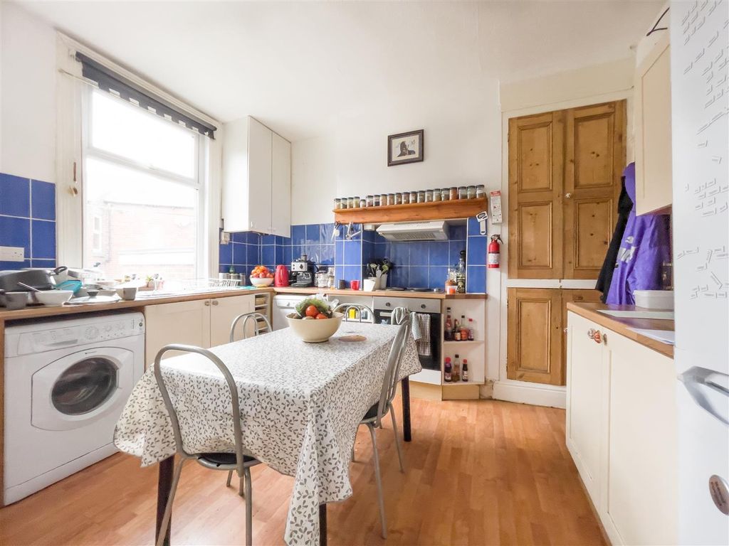 Property photo 3 of 11 42 Pinner Road_-2.Jpg