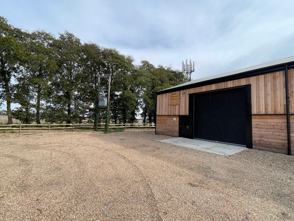 Property photo 3 of 9 Photo 9