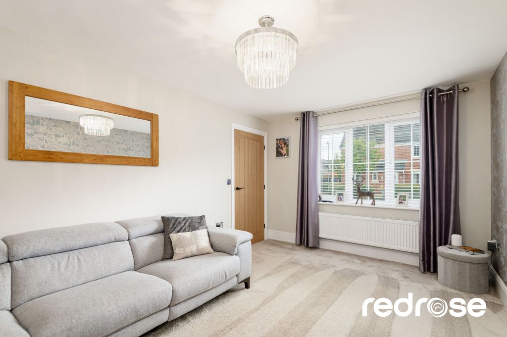 Property photo 2 of 43 Web_31 Spennymoor Cl-11